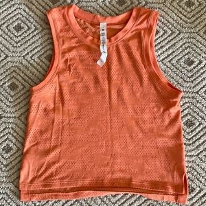 Lululemon “train to Be Tank Top” camo
